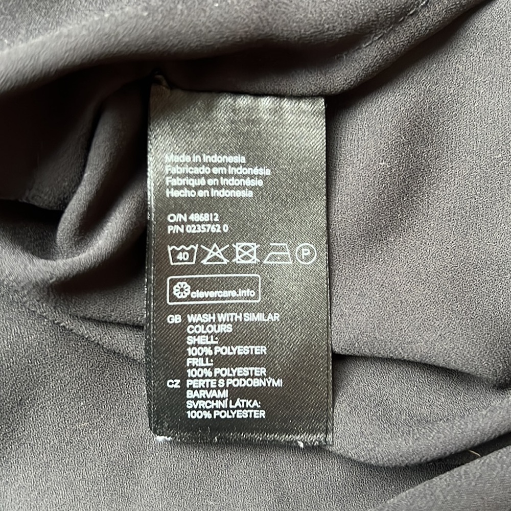 H&M blouse - Picture 9 of 9
